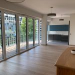 séjour lumineux avec cuisine ouverte tout vitré sur terrasse séjour lumineux avec cuisine ouverte tout vitré sur terrasse